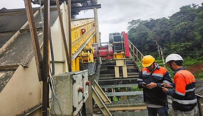 EXCT и индонезийский агент проводят последующий-посещение карьера