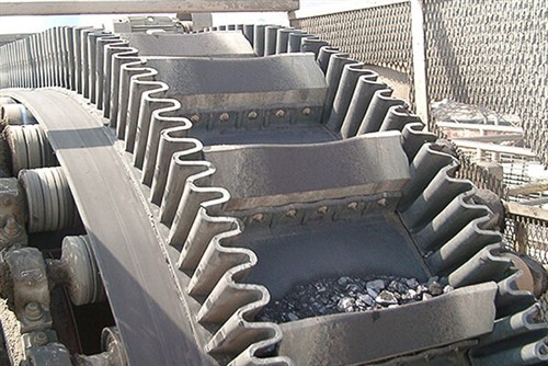 Конвейер с боковой стенкой